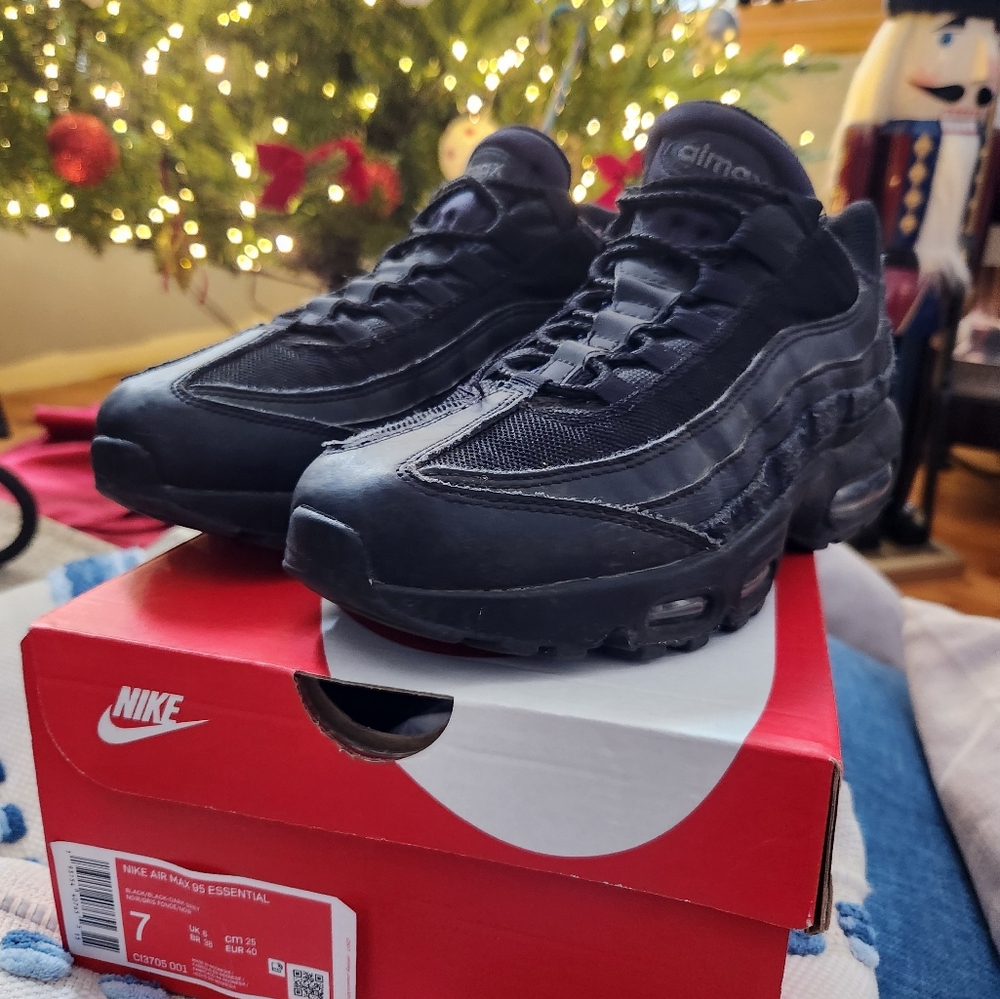 Mens Air Max 95 Essentials